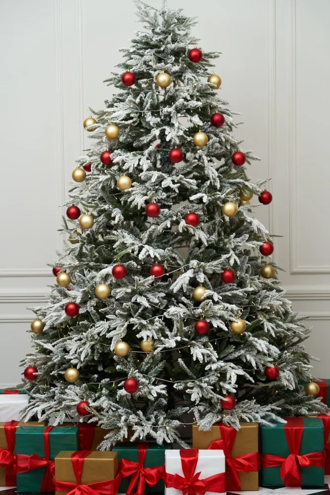 Collection of Christmas Trees and the History of This Holiday Staple - Town  & Country Living
