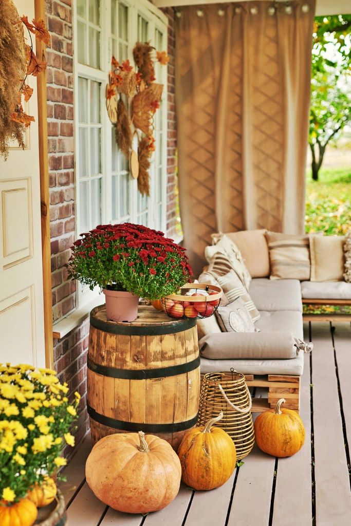 Cozy Fall Porch: Ideas for a Simple Seasonal Retreat