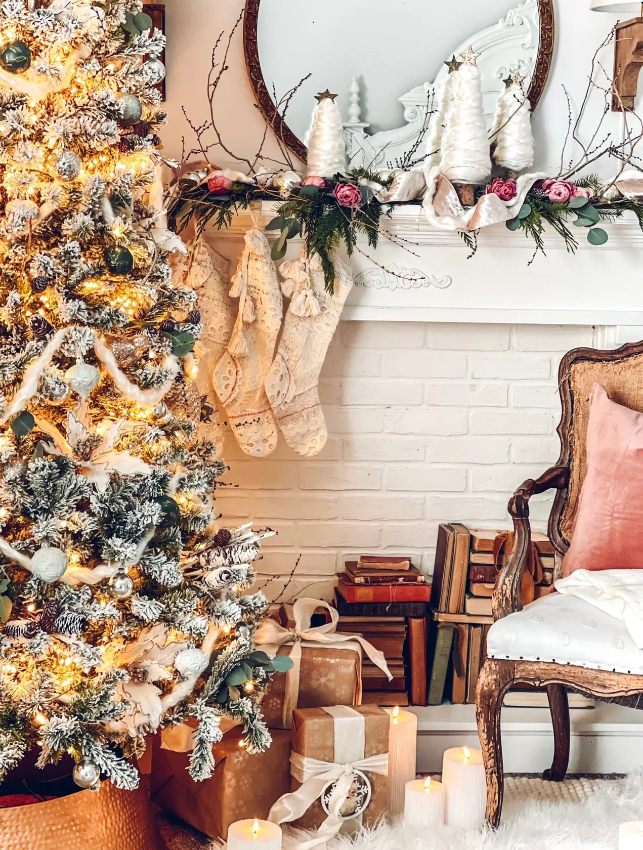 Cozy & Romantic Christmas Mantel - LeCultivateur