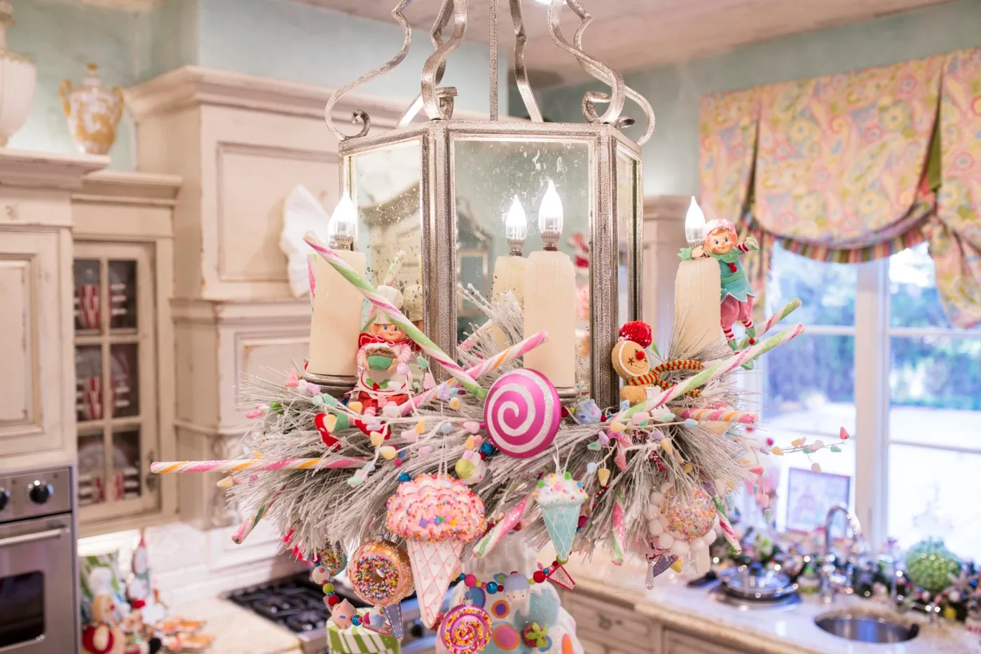 Creating a Christmas Kitchen | Turtle Creek Lane