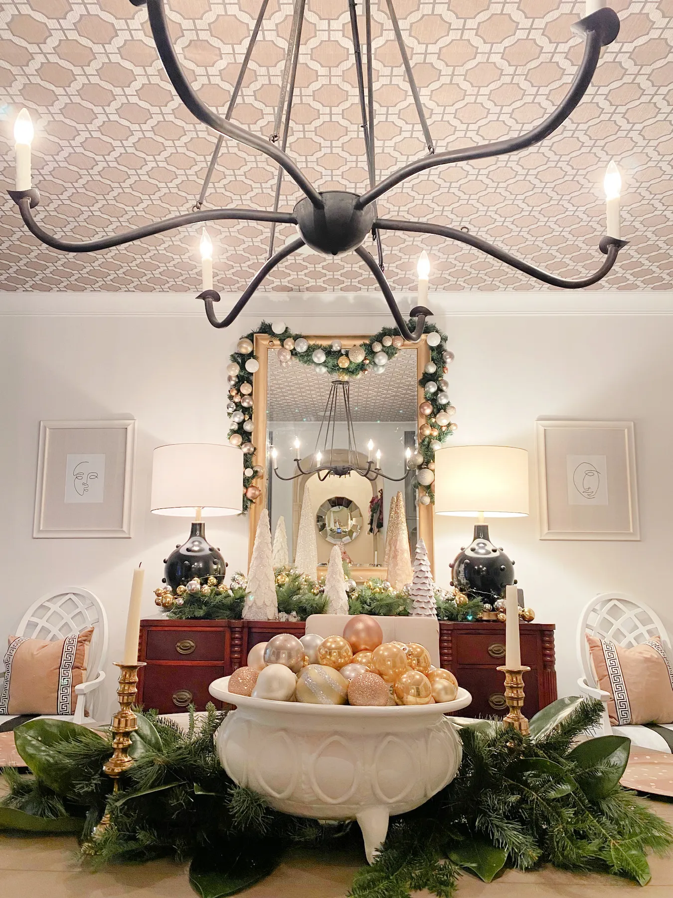 Deck the Halls || A Simple Centerpiece Idea For Your Dining Room - Southern State of Mind Blog by Heather