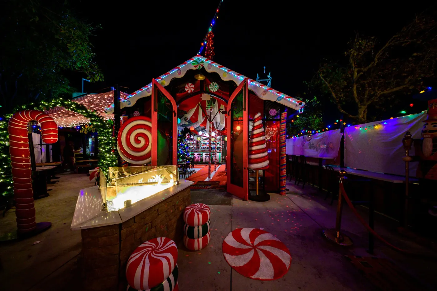 Deck the Halls Bar