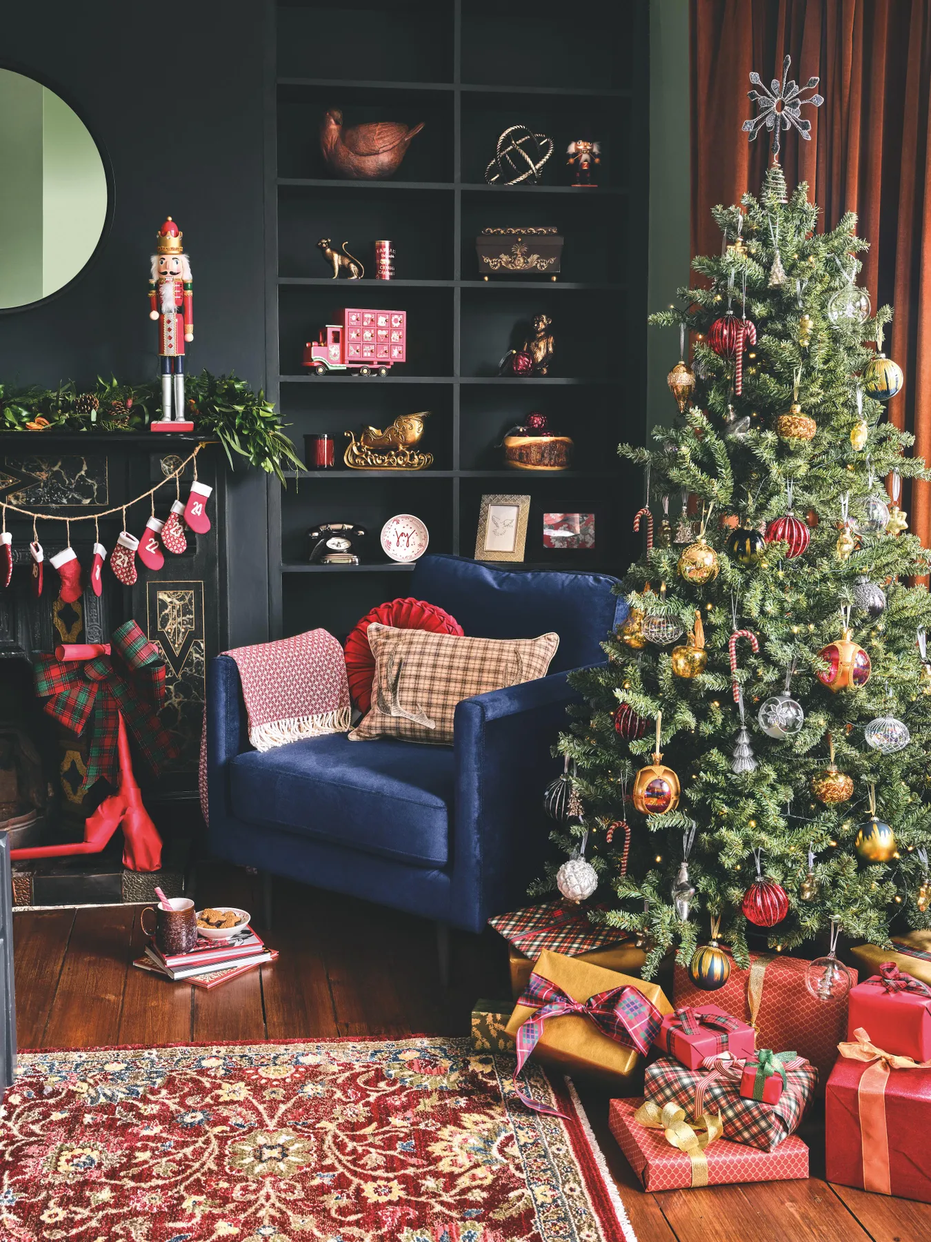 Decorate Your Christmas Tree With My 24 Expert Tips