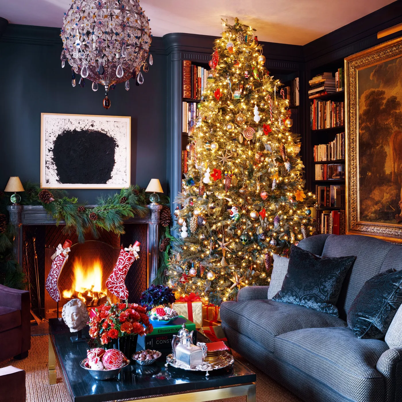 Decorating for the Holidays in a Gloomy Year - The New York Times