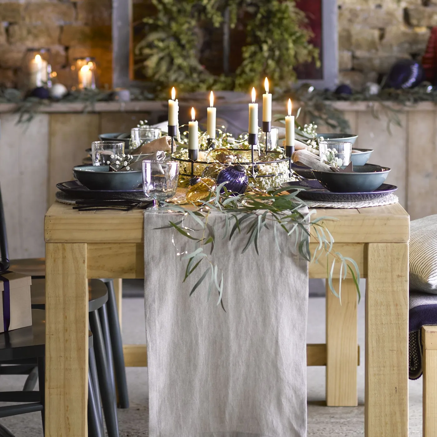 Dining Table Decor Christmas Table Runner Crate And Barrel 16 Christmas  Table Settings And Decor Ideas