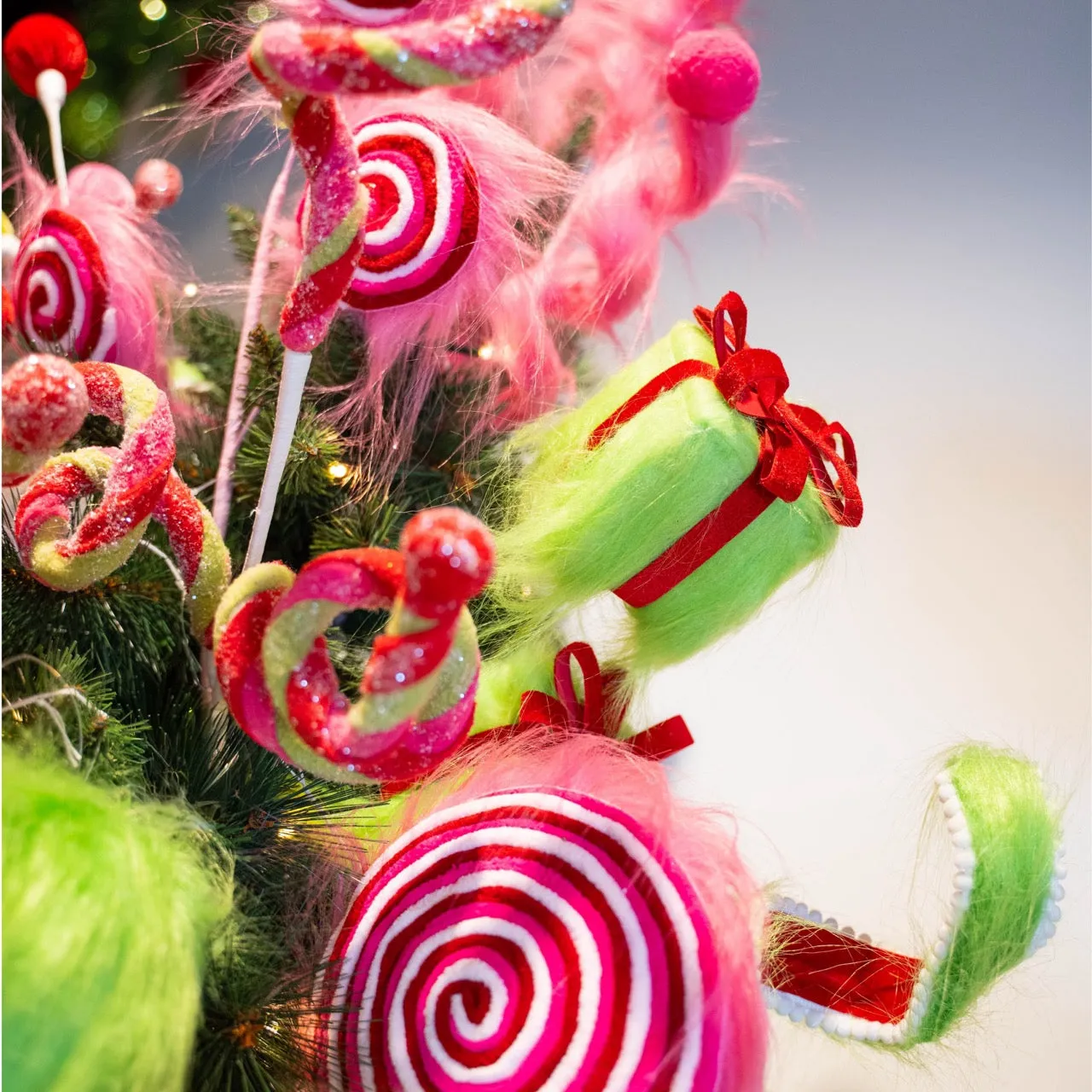 Discover Tickled Pink with Merry Mischief – Wholesale Seasonal Décor –  Theatre Seasonal Decor