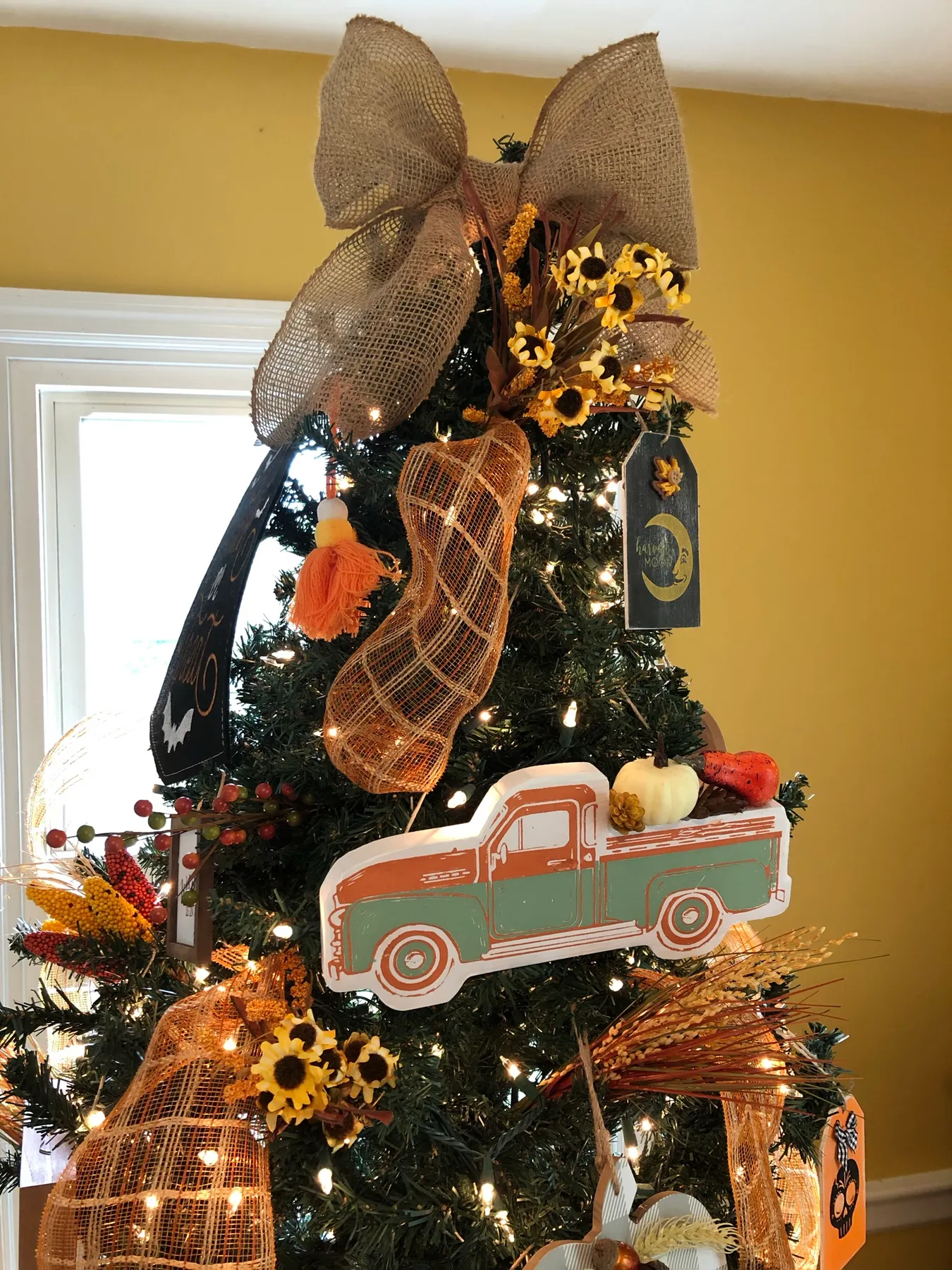 DIY Fall Farmhouse Christmas Tree -