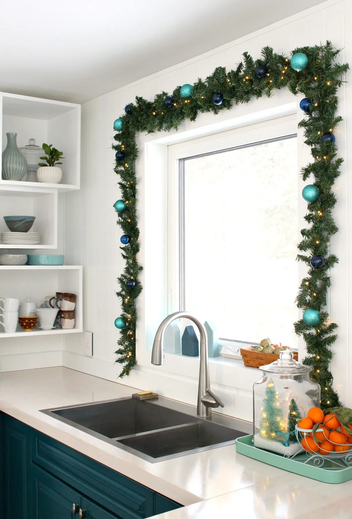 Dollar Store Garland DIY | Lighted Garland For Less | Dans le Lakehouse