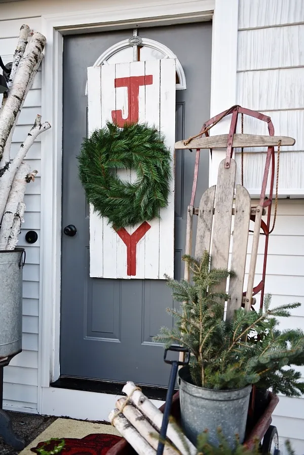 Easy Christmas Door Decor for a Festive Home - Mod Podge Rocks