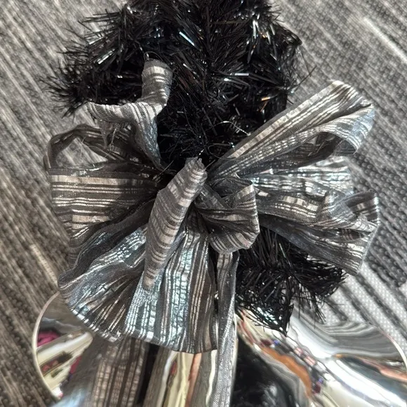 Elegant Silver Holiday Door Bell Decoration ( Garland and Tree Topper