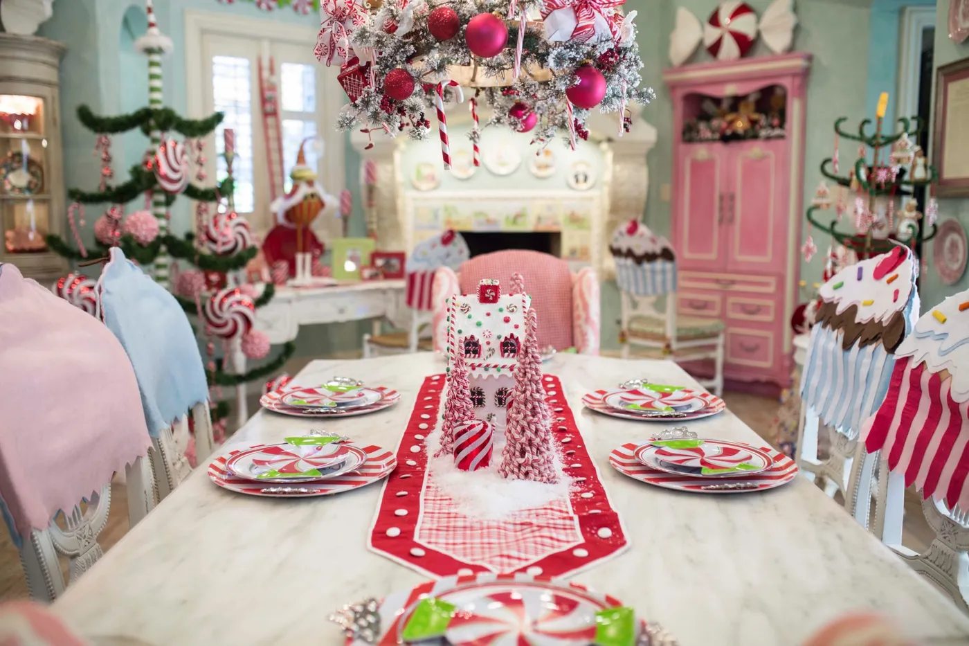 Everything You Need to Create a Peppermint Wonderland for Christmas | Turtle Creek Lane