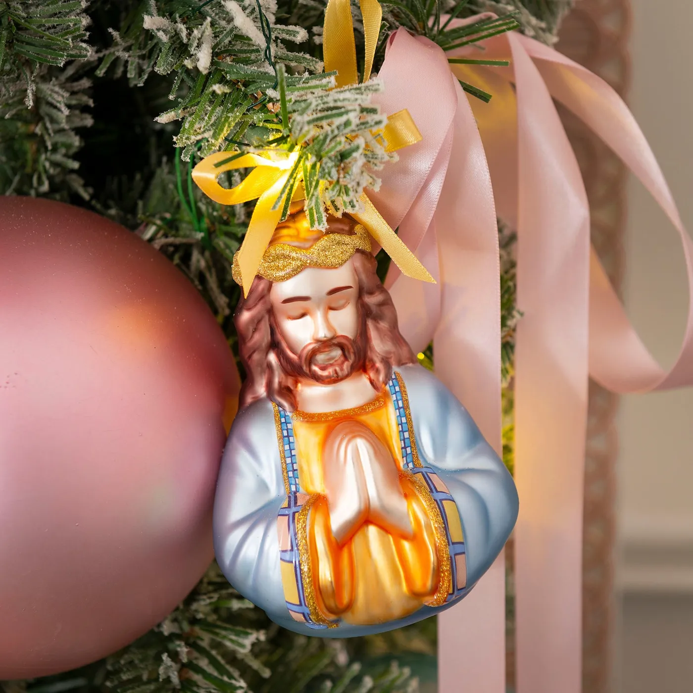 Faithful Christmas Ornaments Jesus Praying