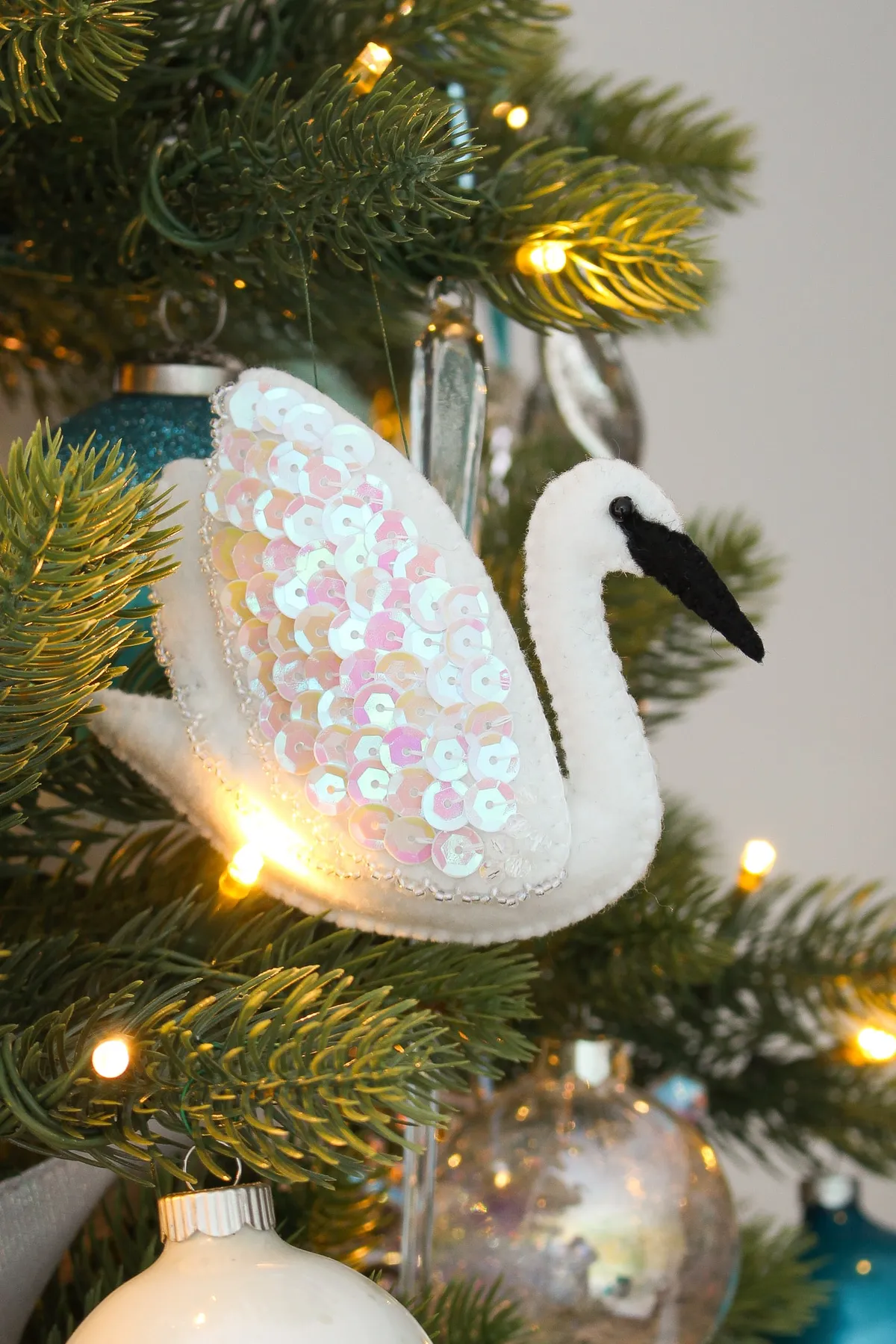 Felt Ornaments | Dans le Lakehouse