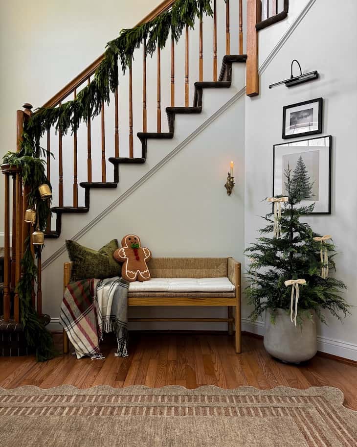 Festive Christmas Entryway Decor to Welcome the Season - Farmhousehub