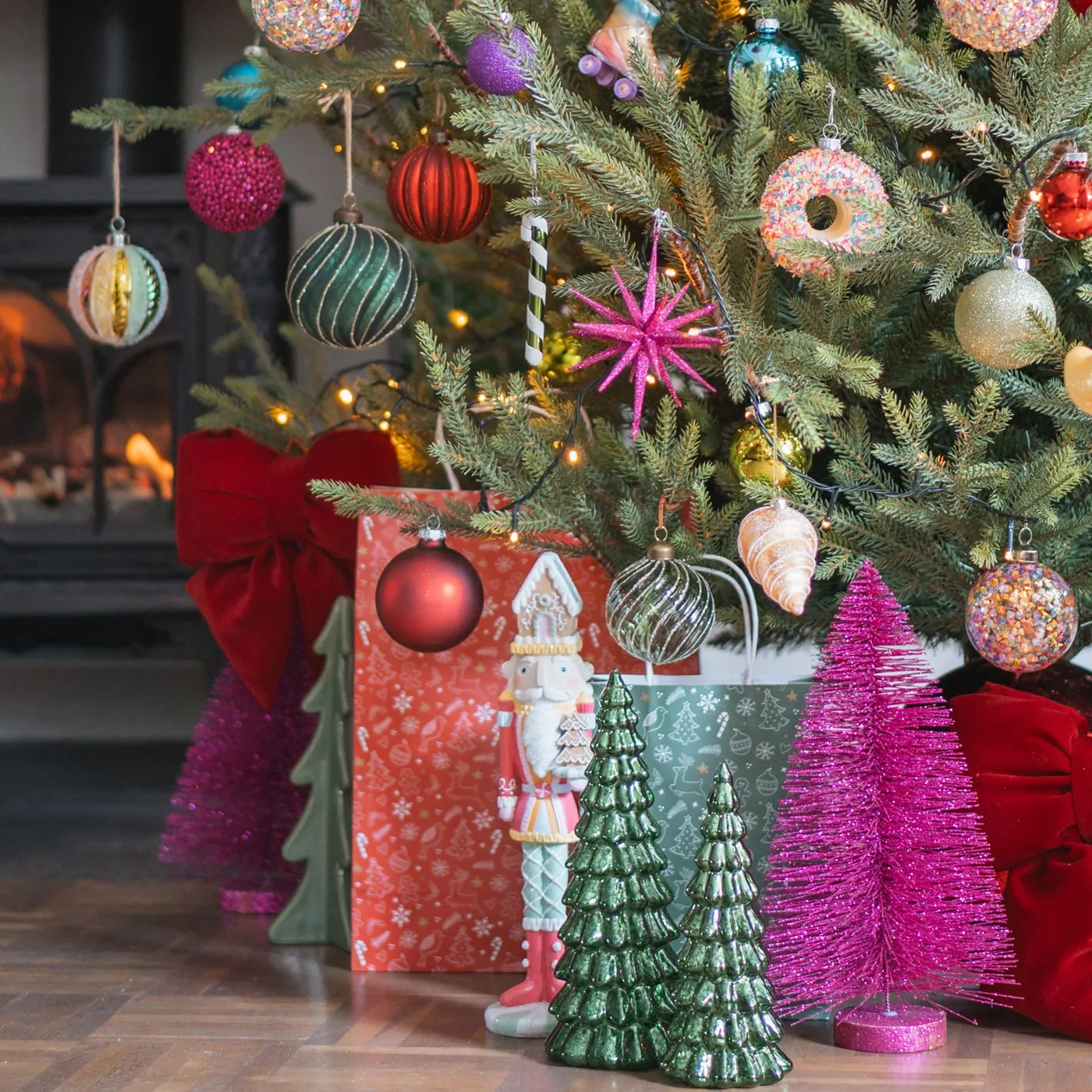 Fuchsia decorative Christmas tree 33 cm | It's all about Christmas