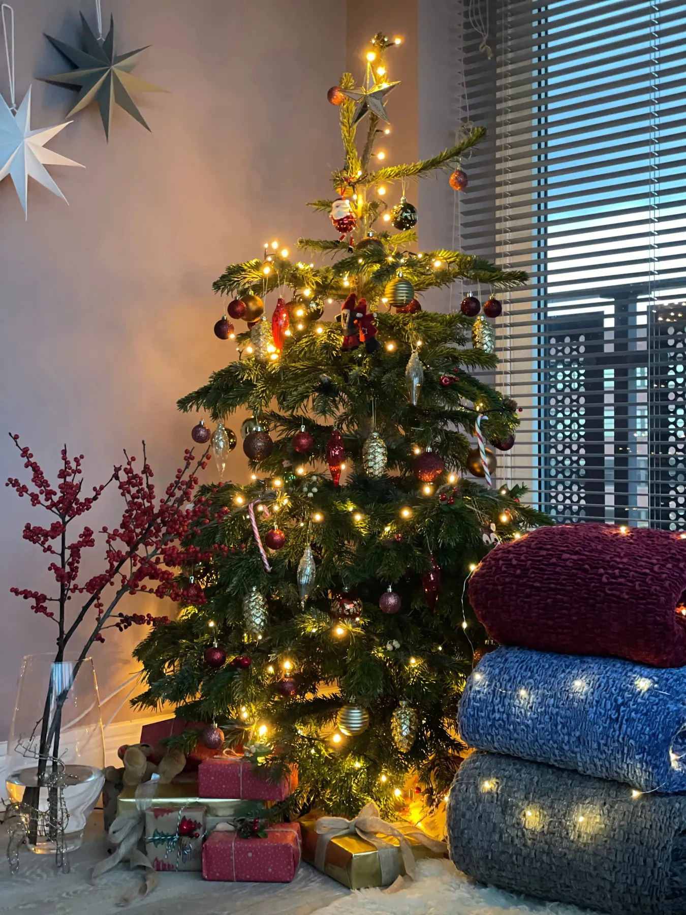 Furniture Layout Secrets for Flawless Holiday Hosting