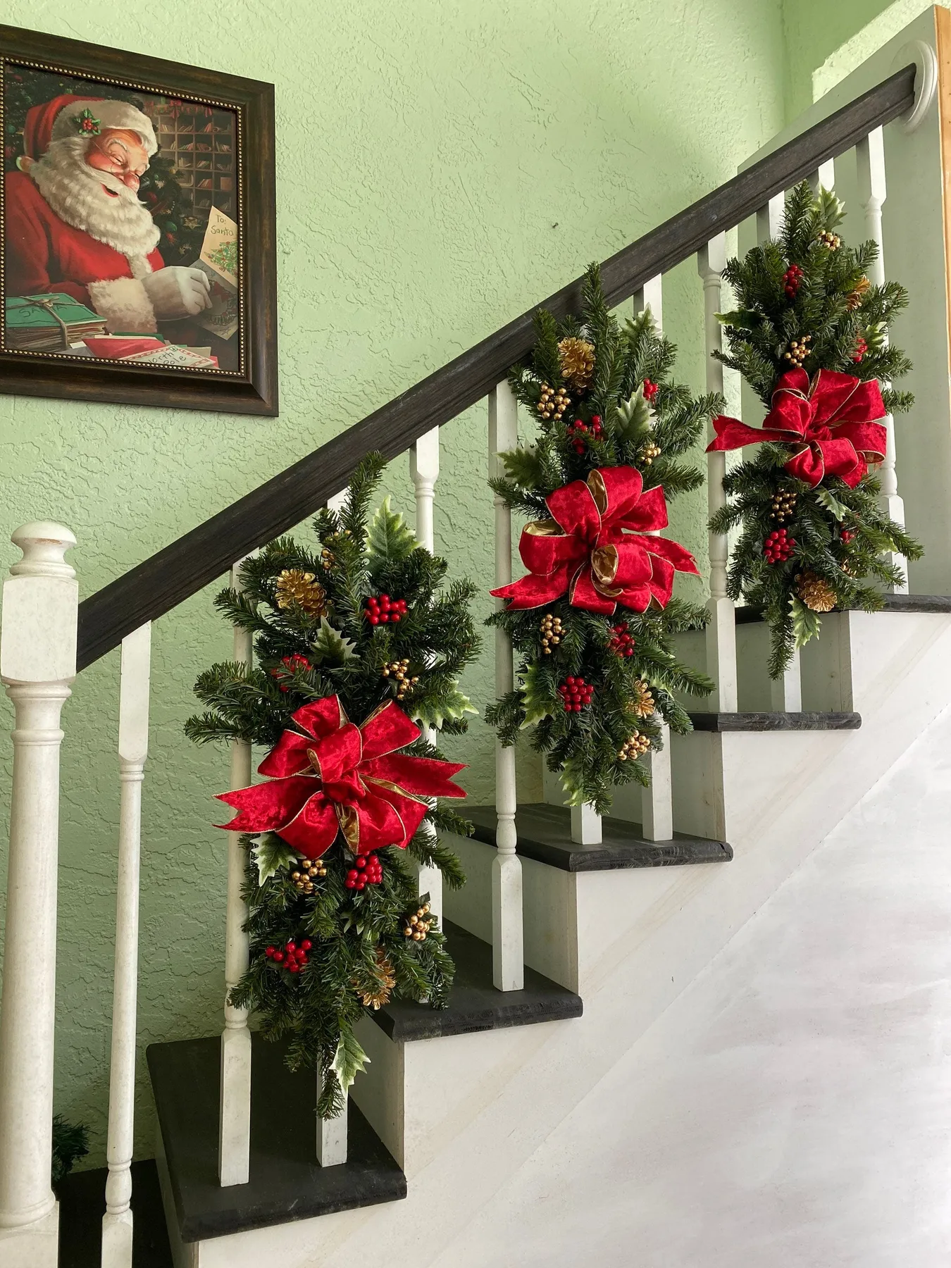 Garland & Staircase Swags – Tomoko Tyler Interiors