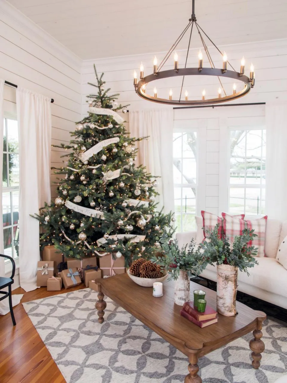 Getting Ready for Christmas! Various Christmas Tree Decora - Furnizing
