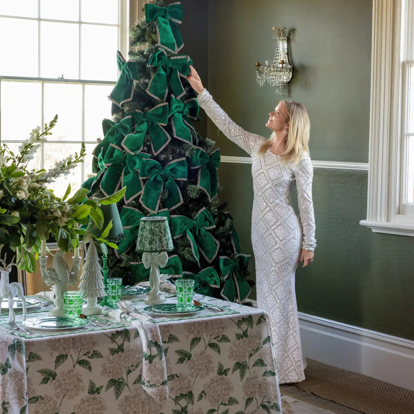 Green Velvet Glitter Trim Bow (Set of 4) | LUXE AND BEAU