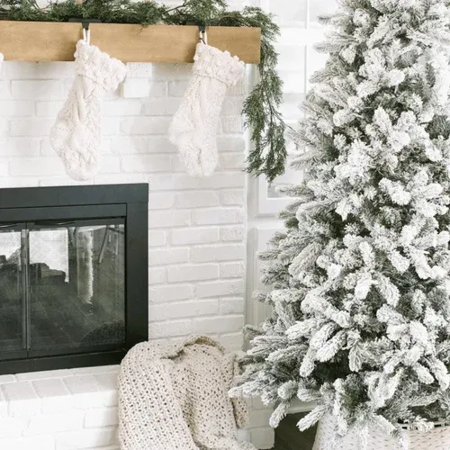 Heavy Snow Flocked Artificial Christmas Tree, Size: 6.5 at ₹ 7800/piece in Faridabad