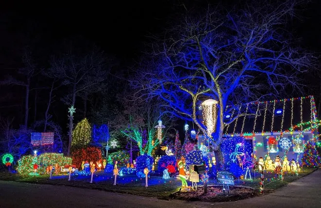 Here's where to find Cape Cod's best outdoor holiday light displays