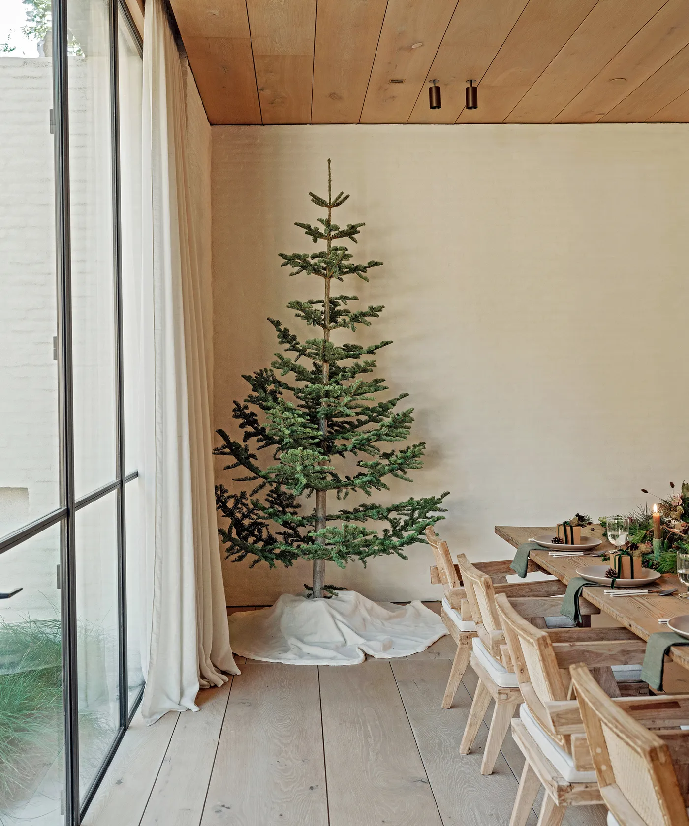 Holiday Decorating Ideas From Jenni's Home | Jenni Kayne