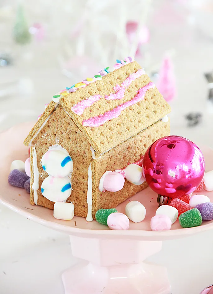 Holiday Graham Cracker House Decorating Party - A Bubbly Life
