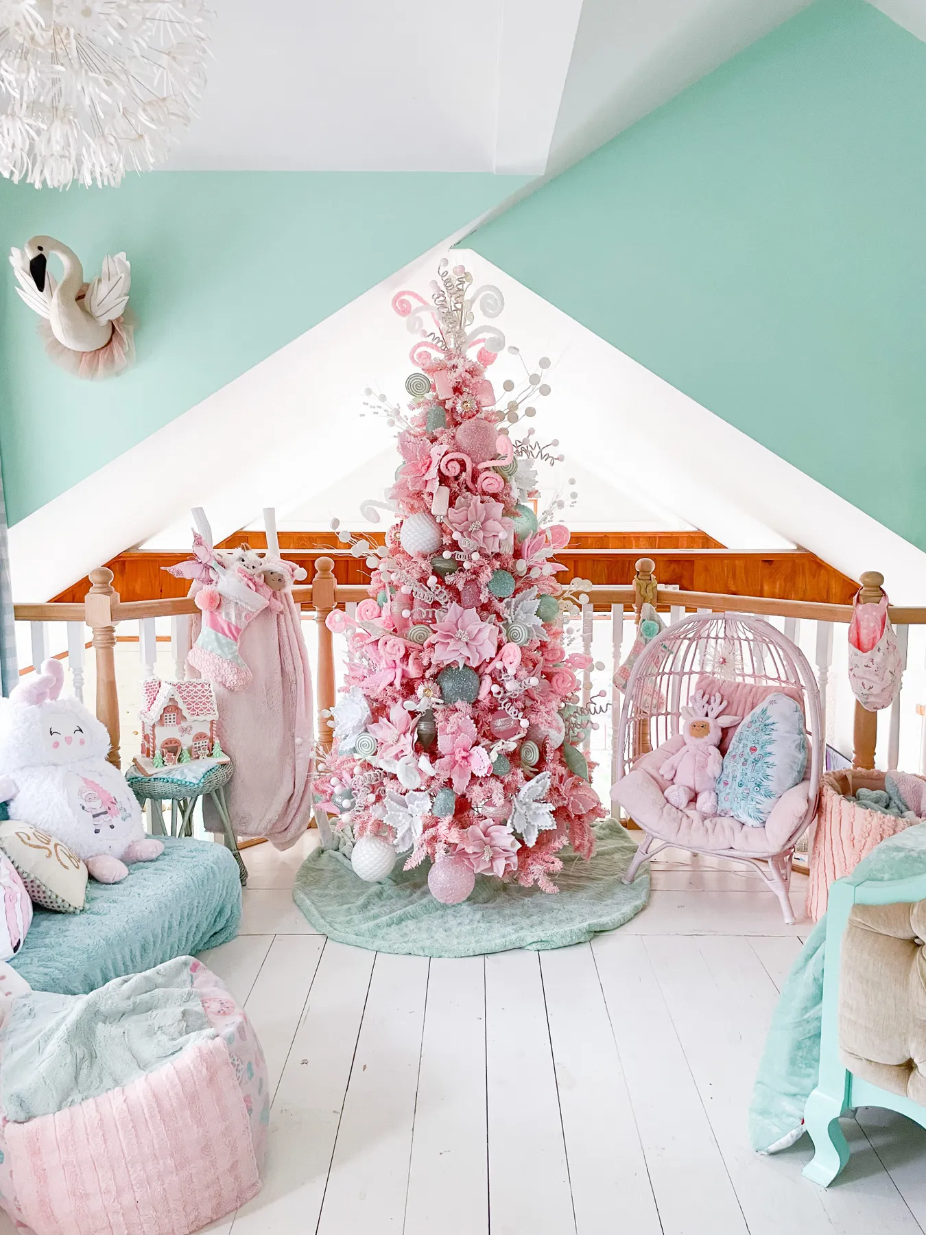 Home for the Holidays Christmas Tree Challenge! - Live Sweet