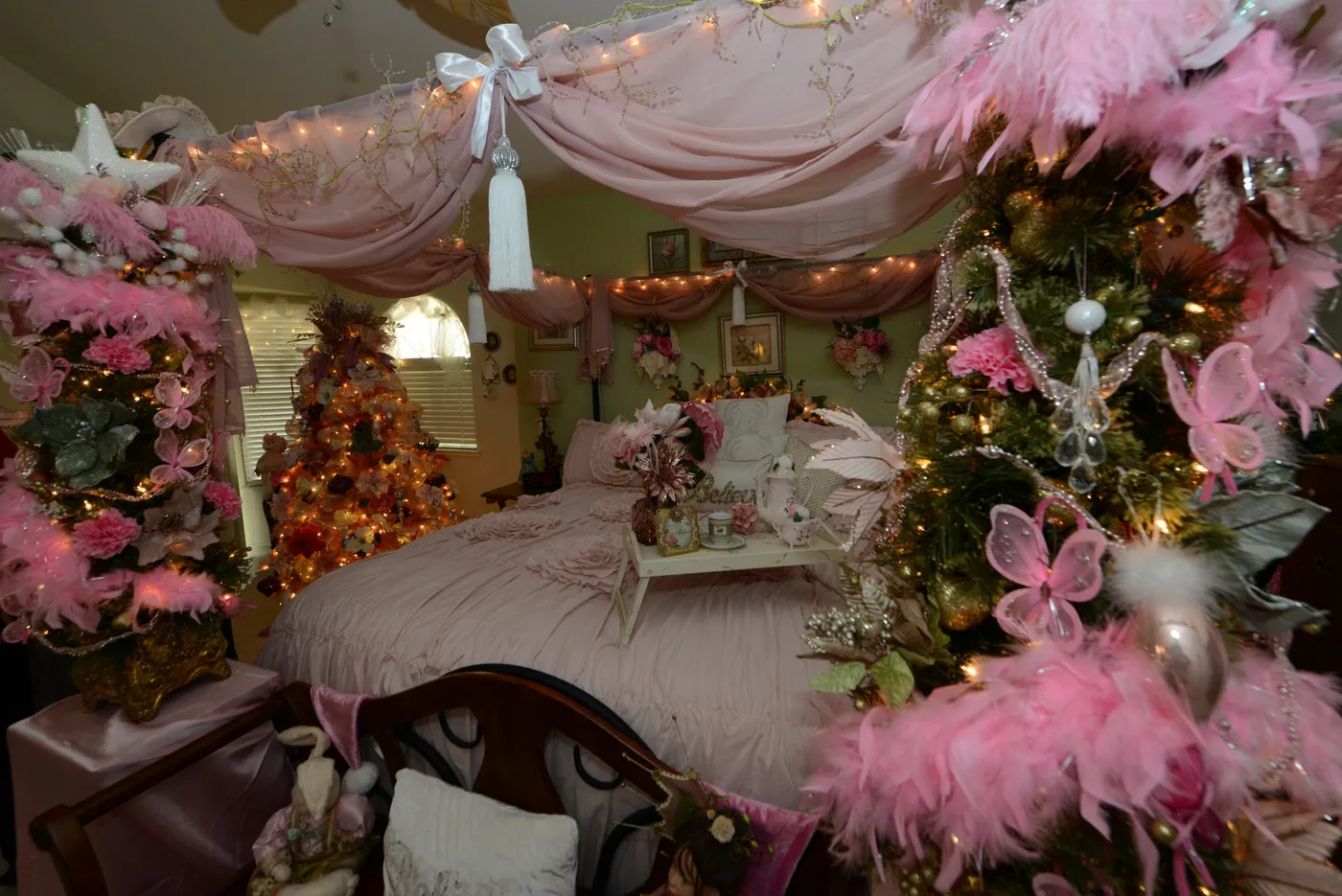 Home tour brings out Christmas decoration fans — Merced County Times