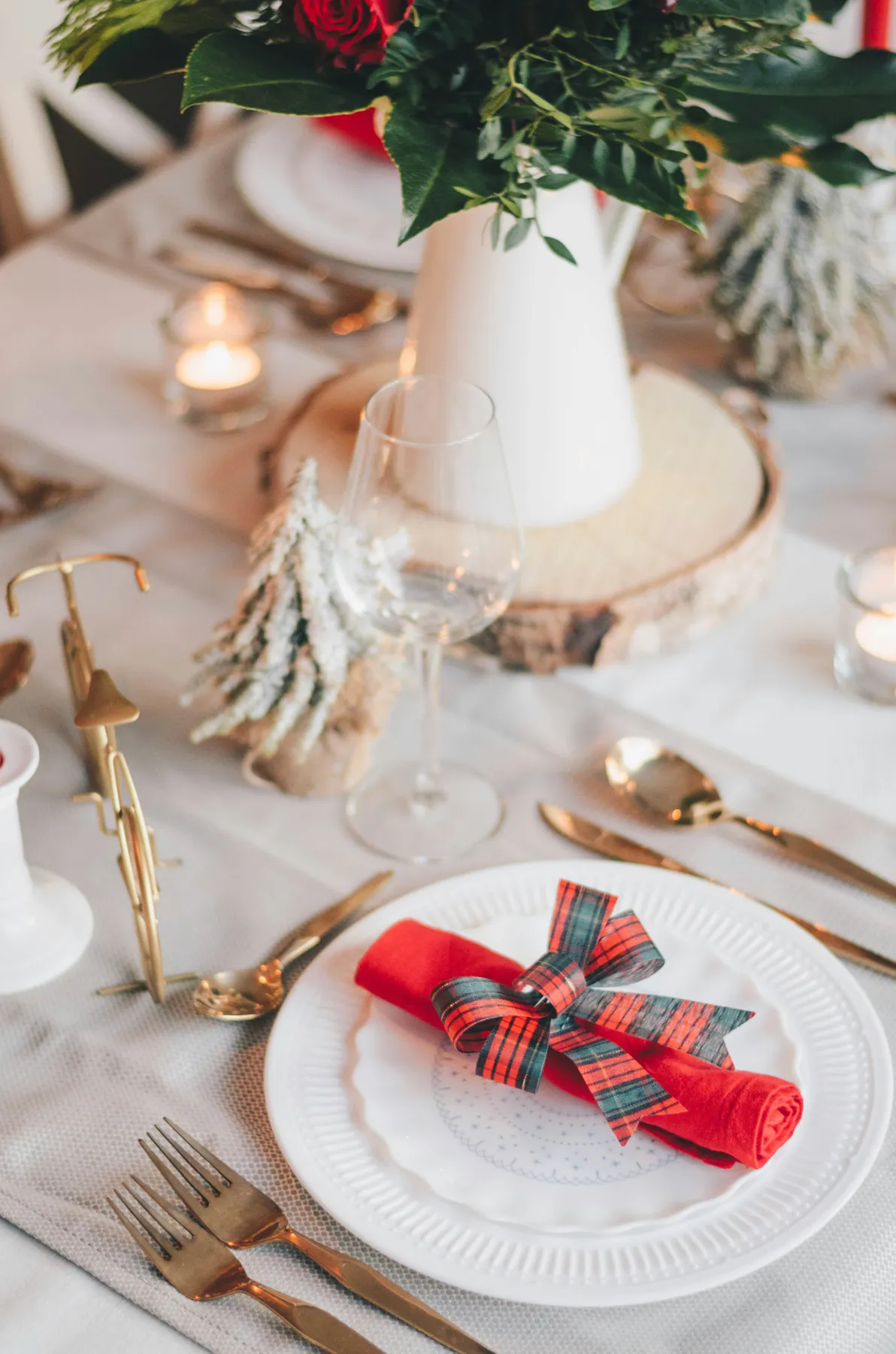 How To Create A Festive DIY Centerpiece for Christmas