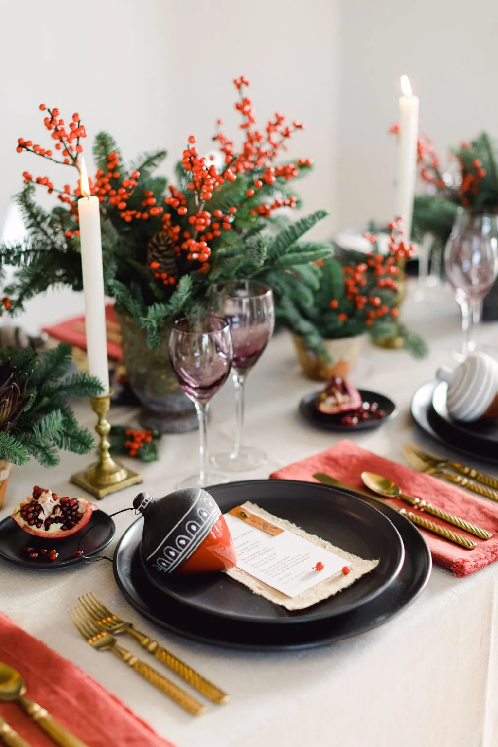 How to Create the Perfect Christmas Dinner | Think Happy Events