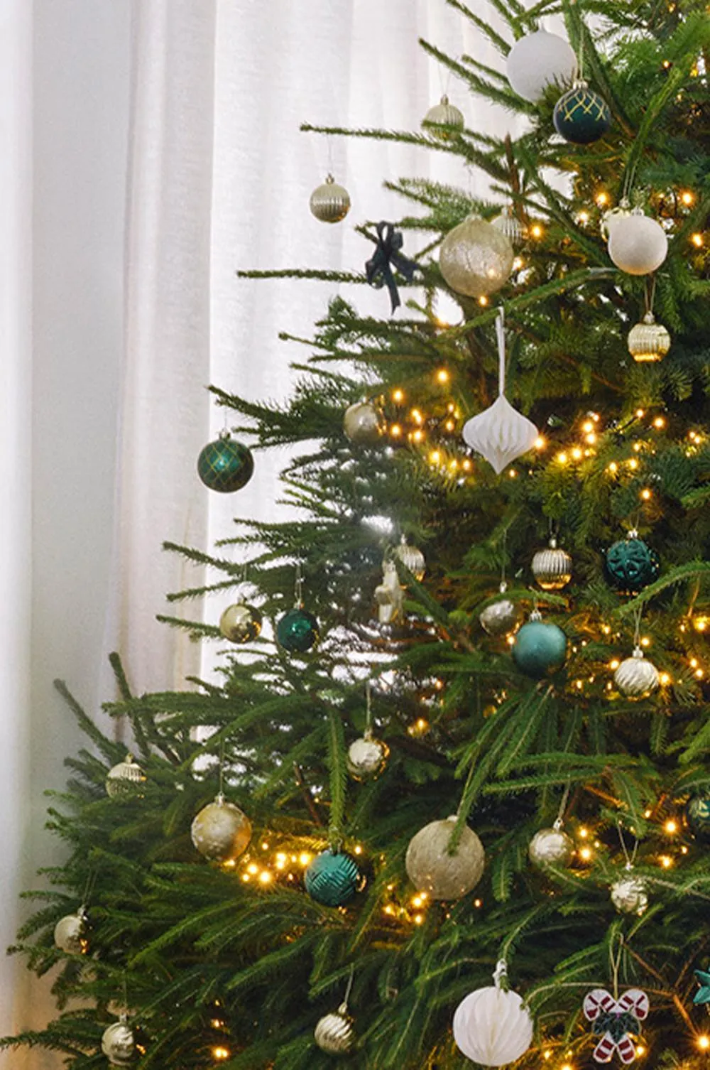 How to decorate a Christmas tree | Best Xmas Decorations | Primark UK