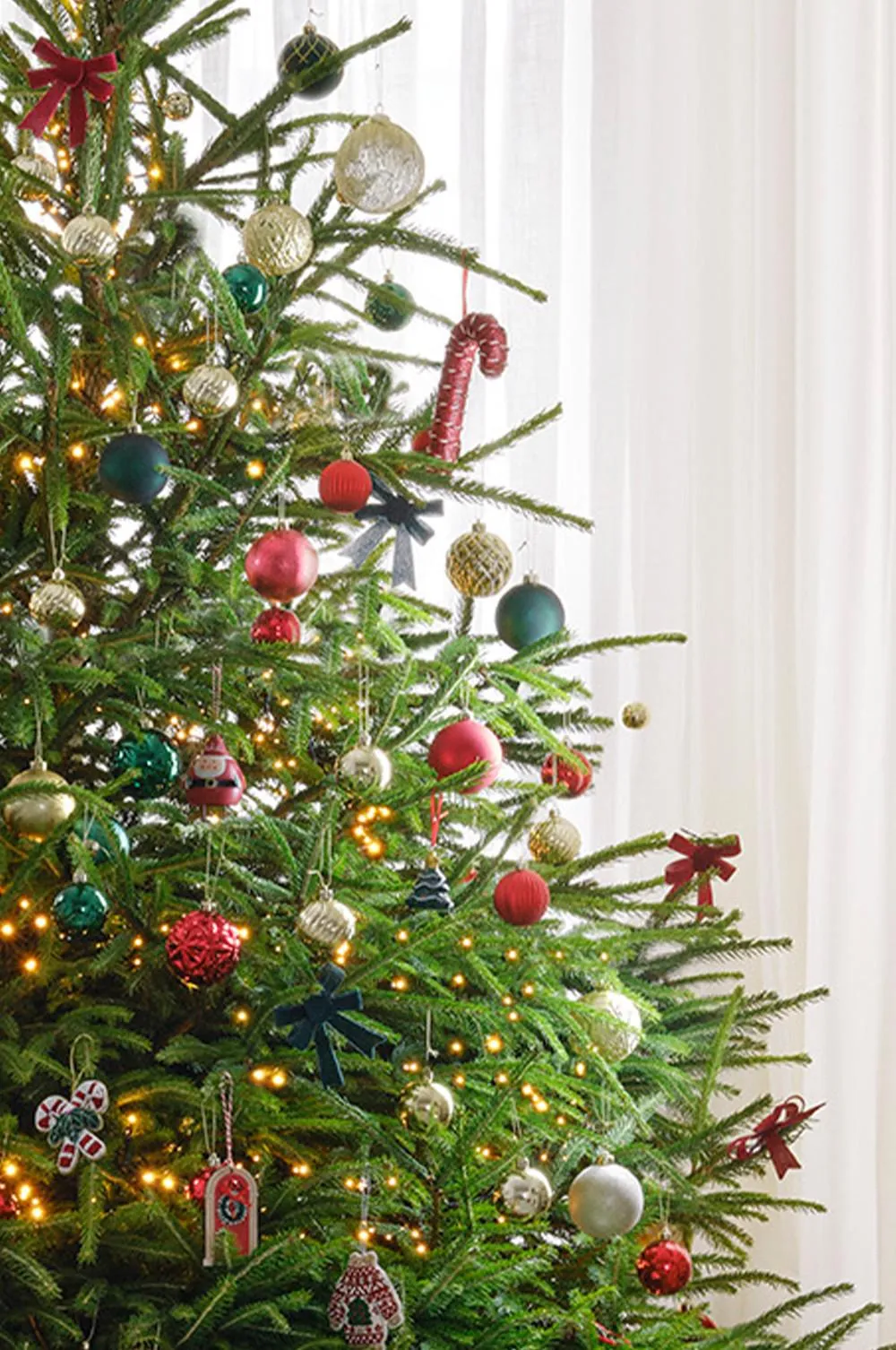 How to decorate a Christmas tree | Best Xmas Decorations | Primark UK