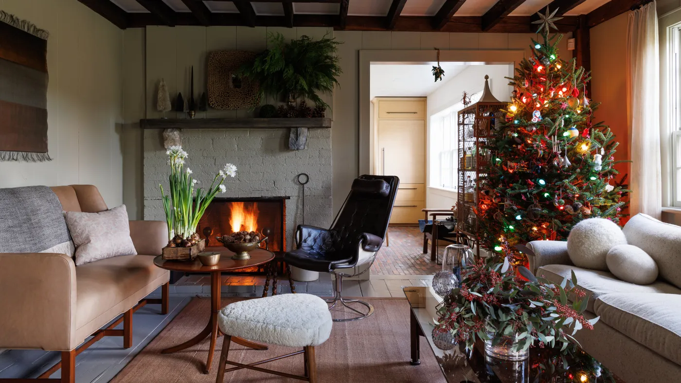 How to Decorate a Country Home for the Holidays - The New York Times