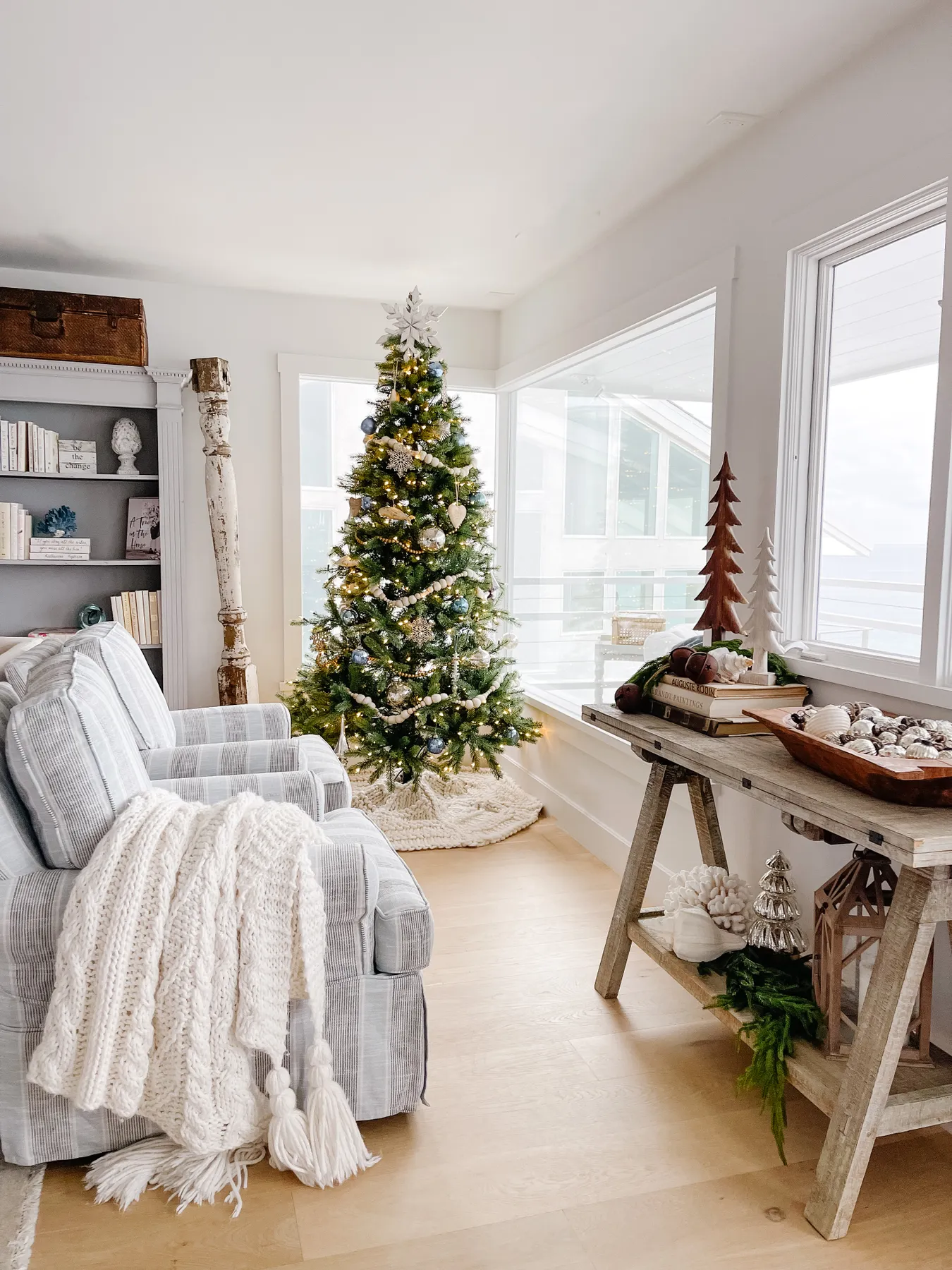 How To Decorate A Small Christmas Tree How To Make A Small Space Cozy For Christmas Sanctuary Home Decor