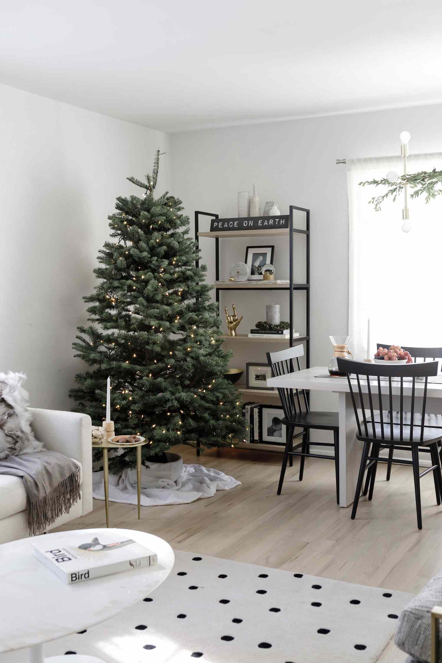 How to Decorate Your Christmas Tree Like a Pro