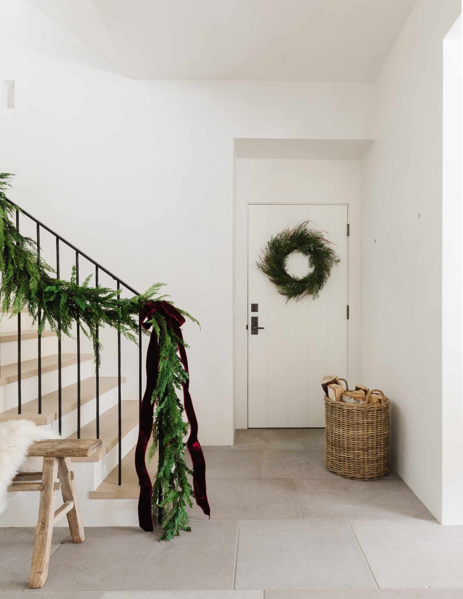 How to Decorate Your Entryway for Christmas So It Feels Instantly Festive
