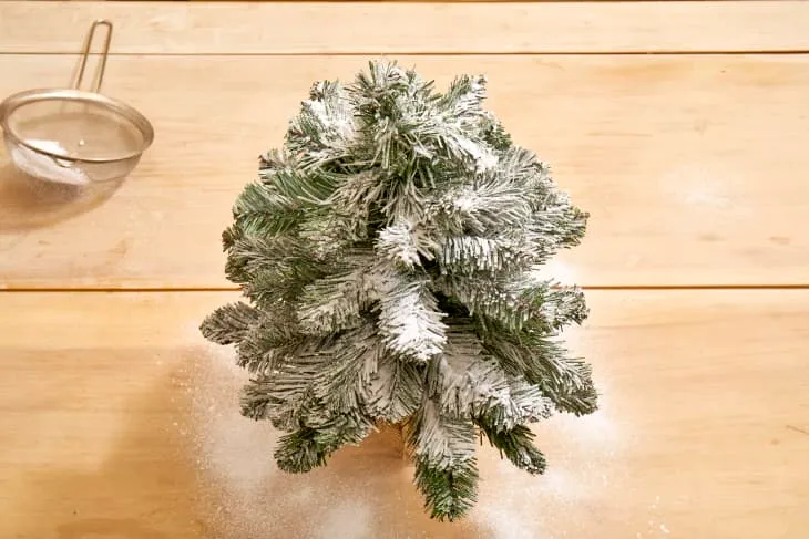 How to Flock a Christmas Tree (Real or Artificial) | Apartment Therapy