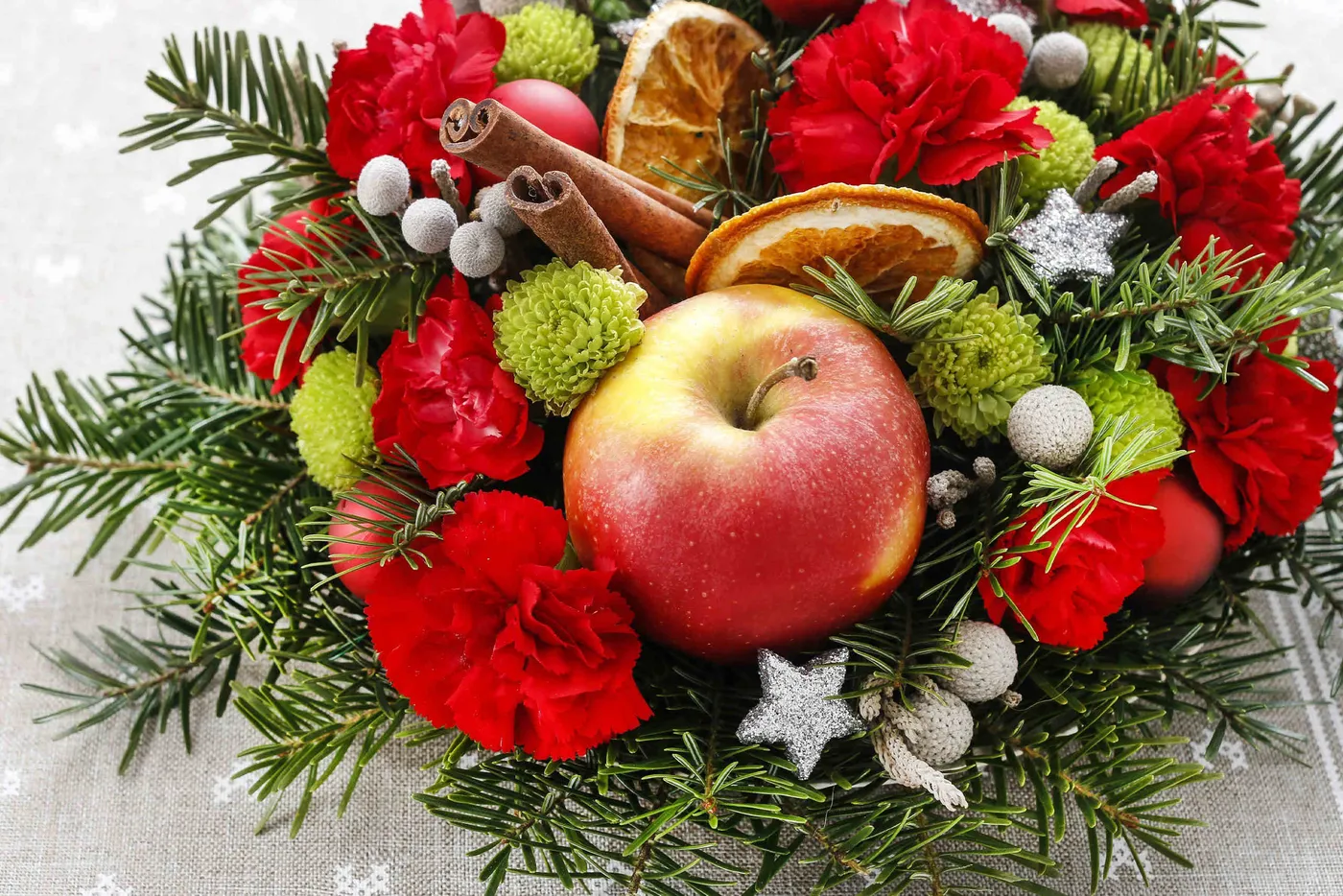 How to Make a DIY Christmas Arrangement - Rio Roses