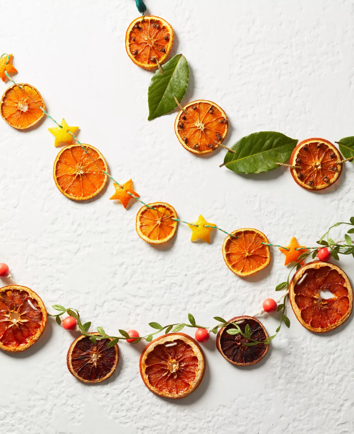 How to Make an Orange Garland Perfect for Holiday Decorating – Shopping World-Mall