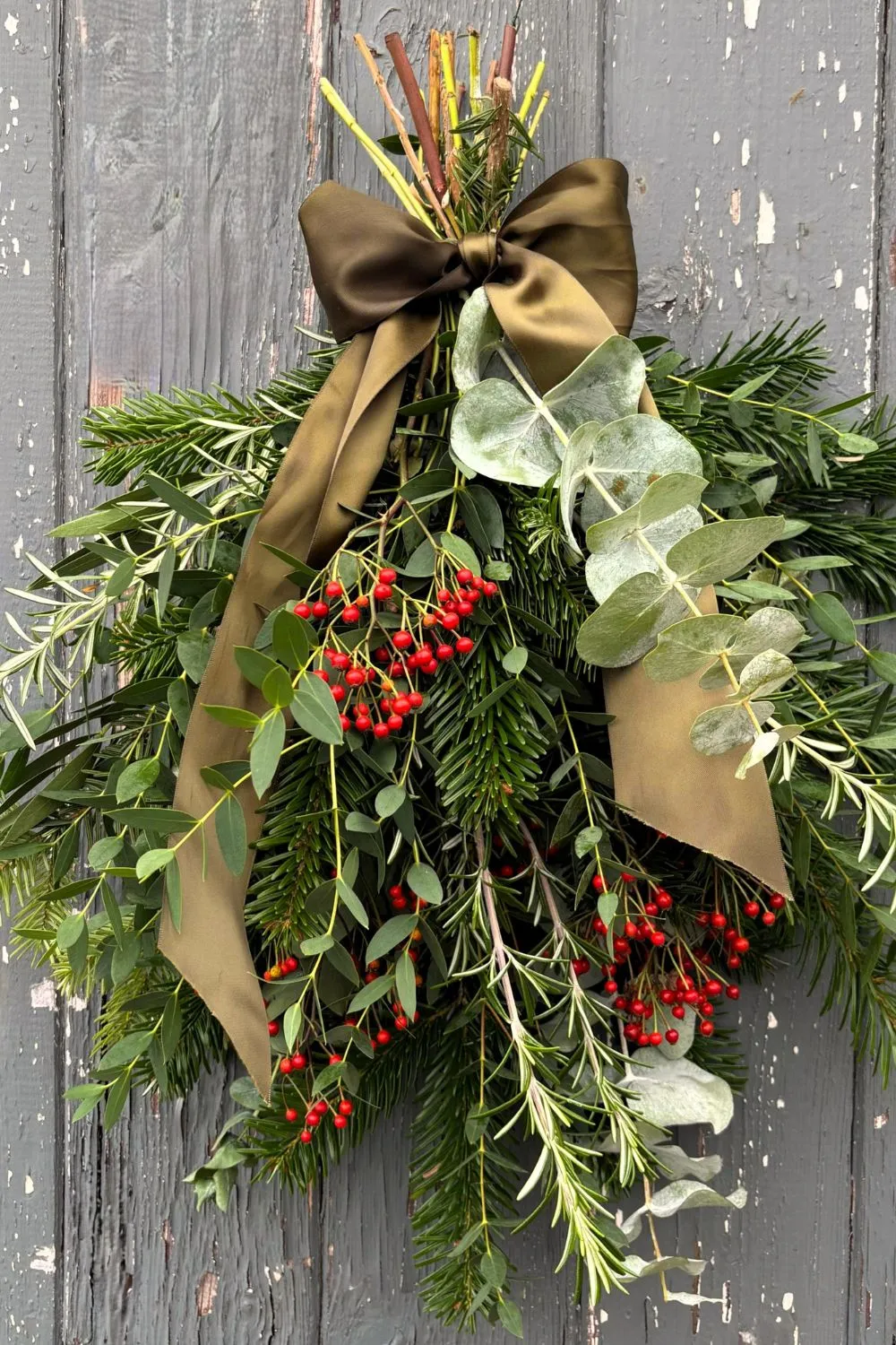 How To Make The Perfect Christmas Garland