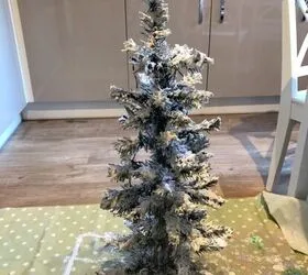 How to Make Tree Flocking With Dollar Store Ingredients DIY | Hometalk