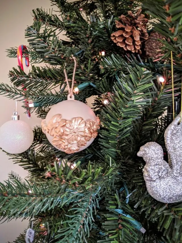How to Make Unique & Elegant Christmas Ornaments Using Paper Clay & Silicone Molds | Hometalk