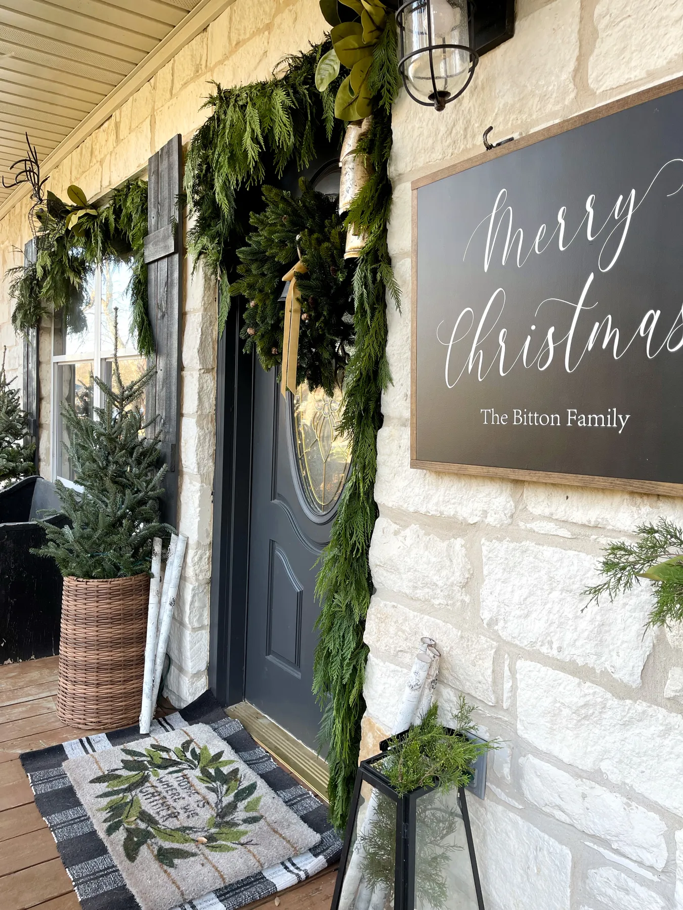 Ideas On How To Dress Up Your Porch For Christmas * Hip & Humble Style