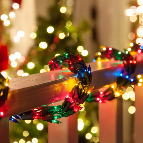Indoor Christmas Garland With Multi Color Lights 9Ft Pre-Lit Christmas  Garland W/ 2-In-1