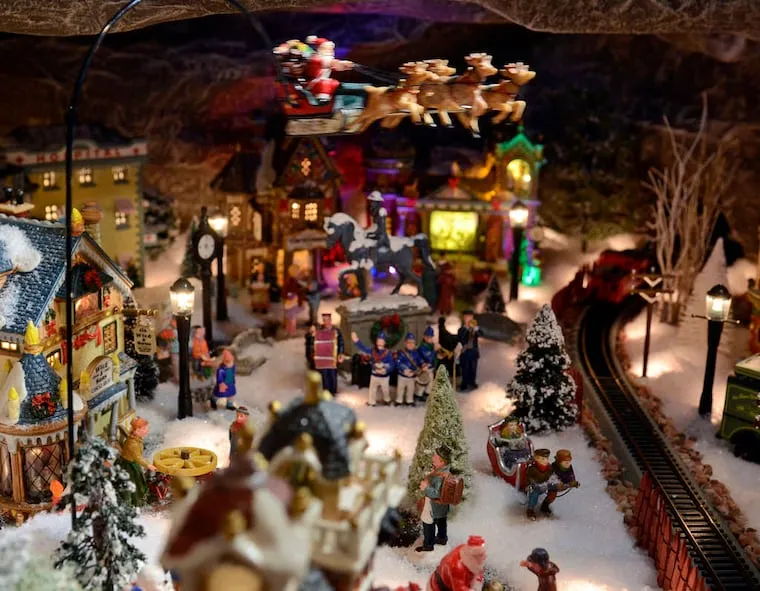Kevin Riordan: Miniatures to the max