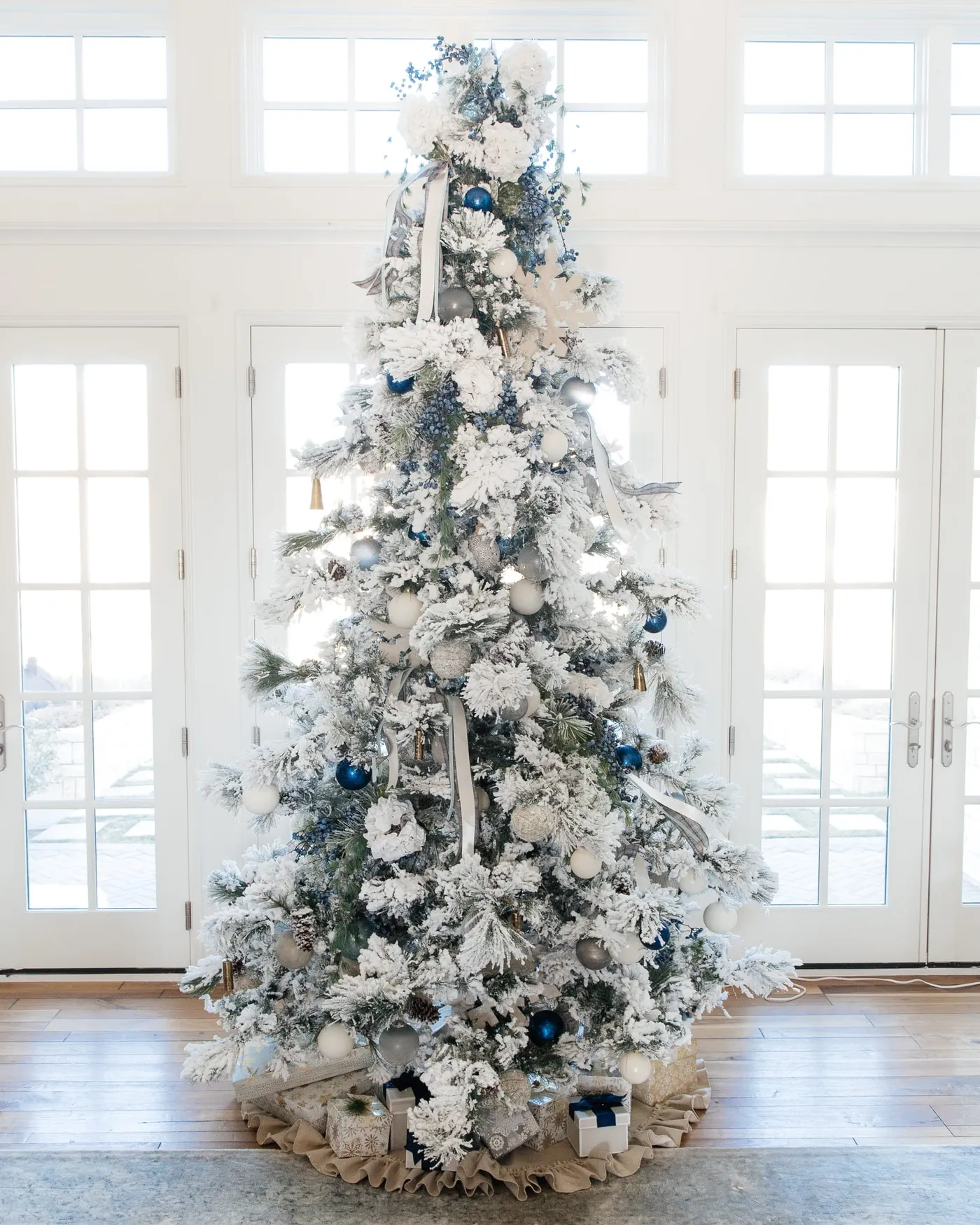 Light Blue Silver And White Christmas User-friendly Tree | How To Style A  Cozy Deals