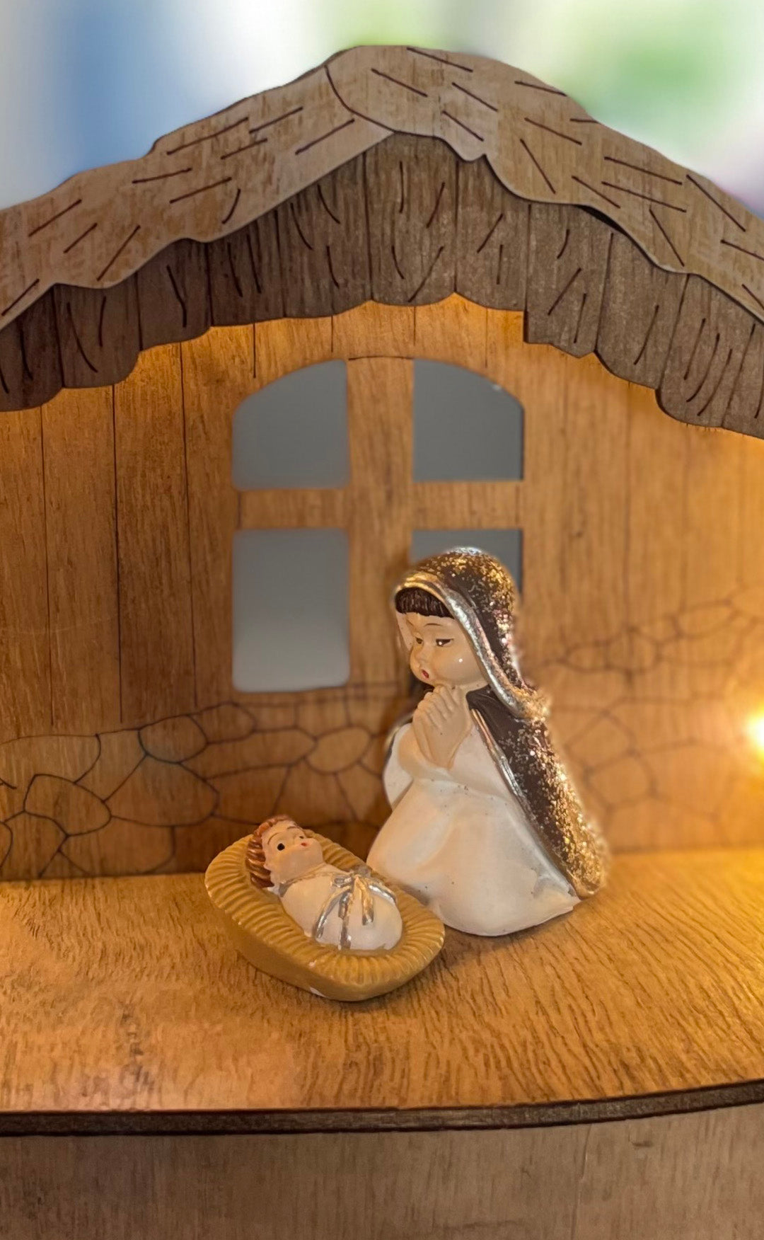 Lighted Christmas Tabletop Nativity with 10 Figurines, 8 x 5.5 inches, -  Richards Expo