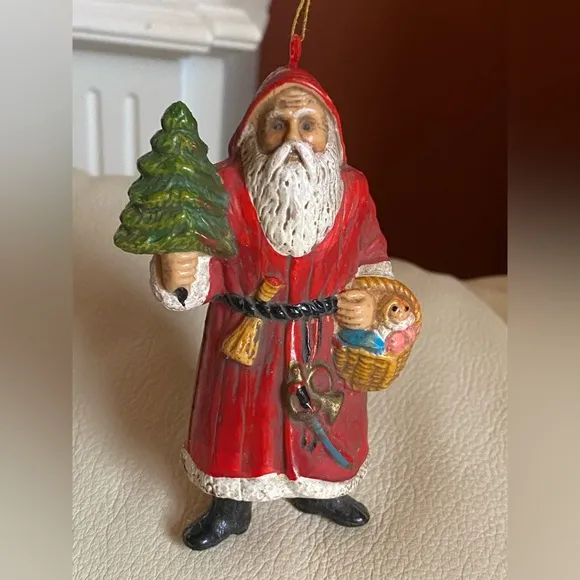 Lot of 33 vintage Christmas ornaments