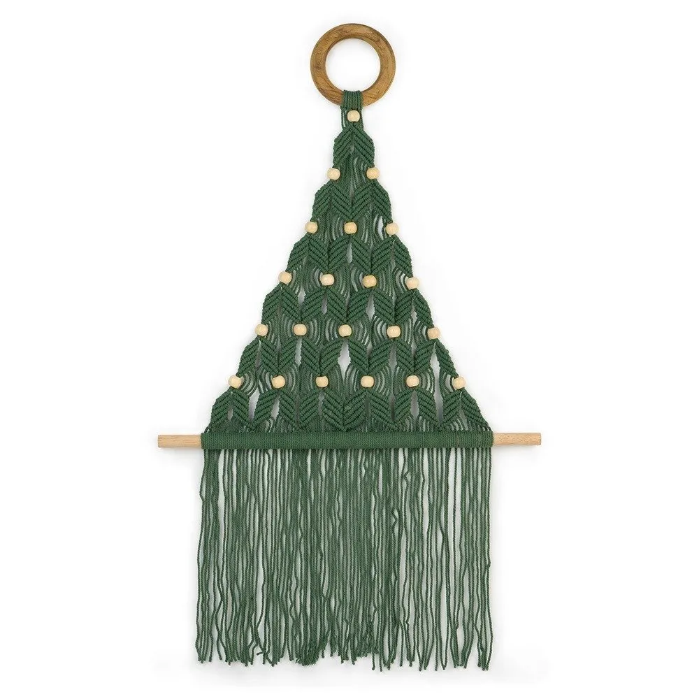 macramé christmas tree wall hanging